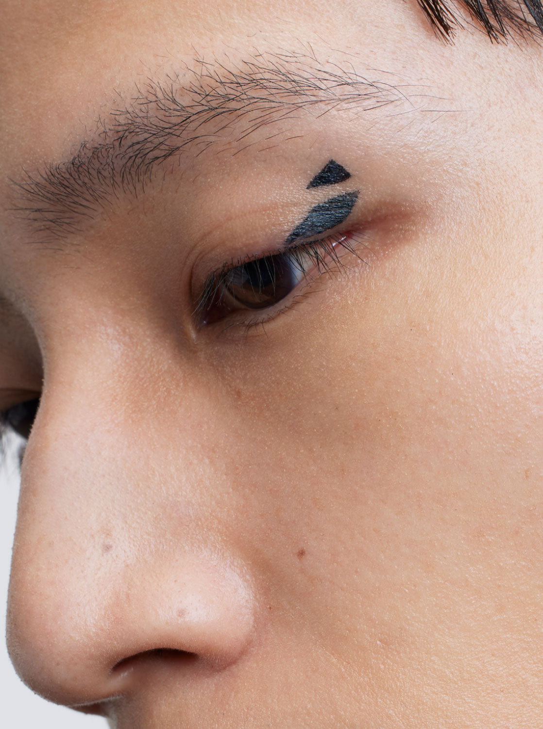 EYE OPENING LINER / Navy Black