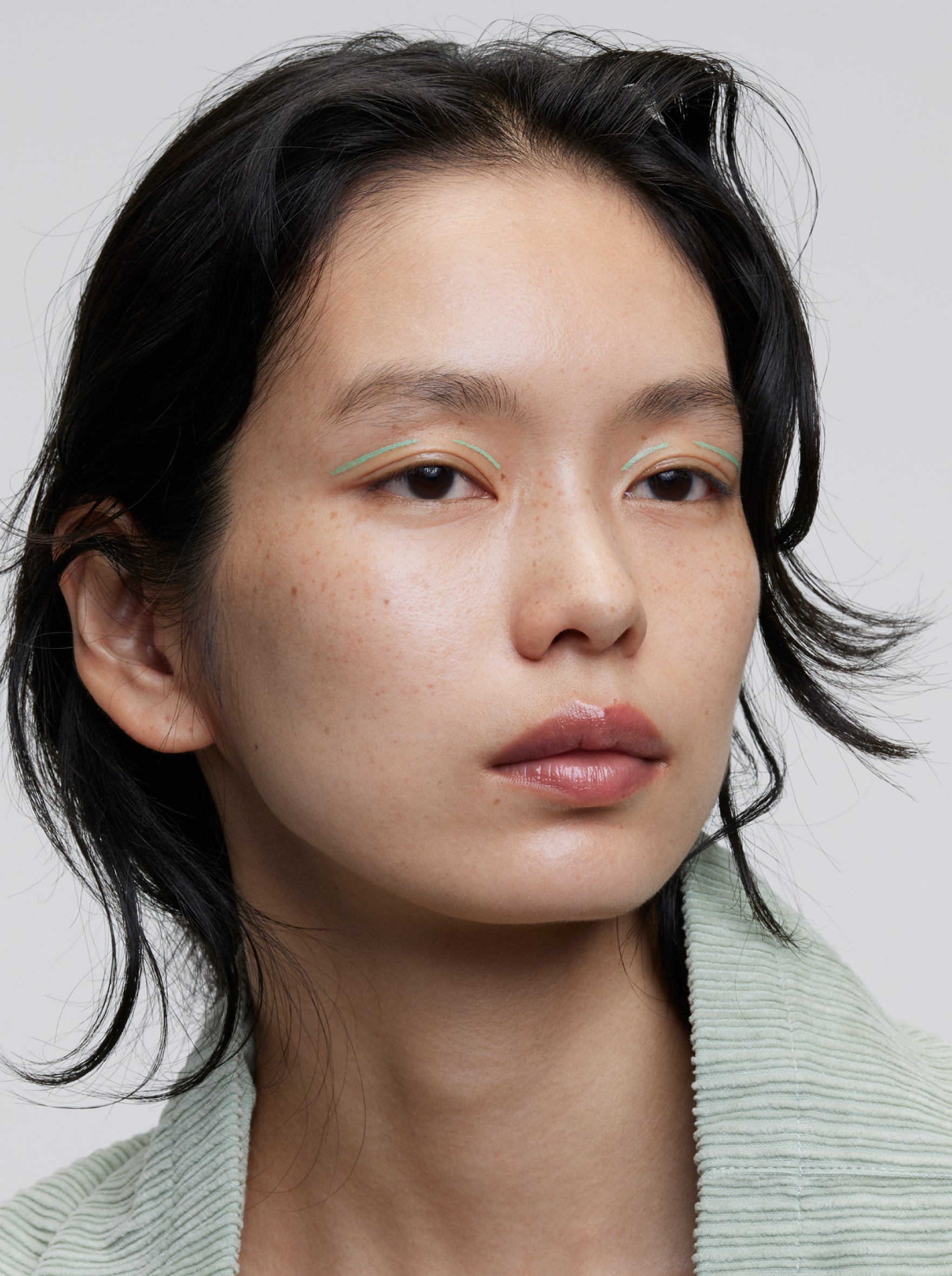 uzuページ EYE OPENING LINER – UZU BY FLOWFUSHI