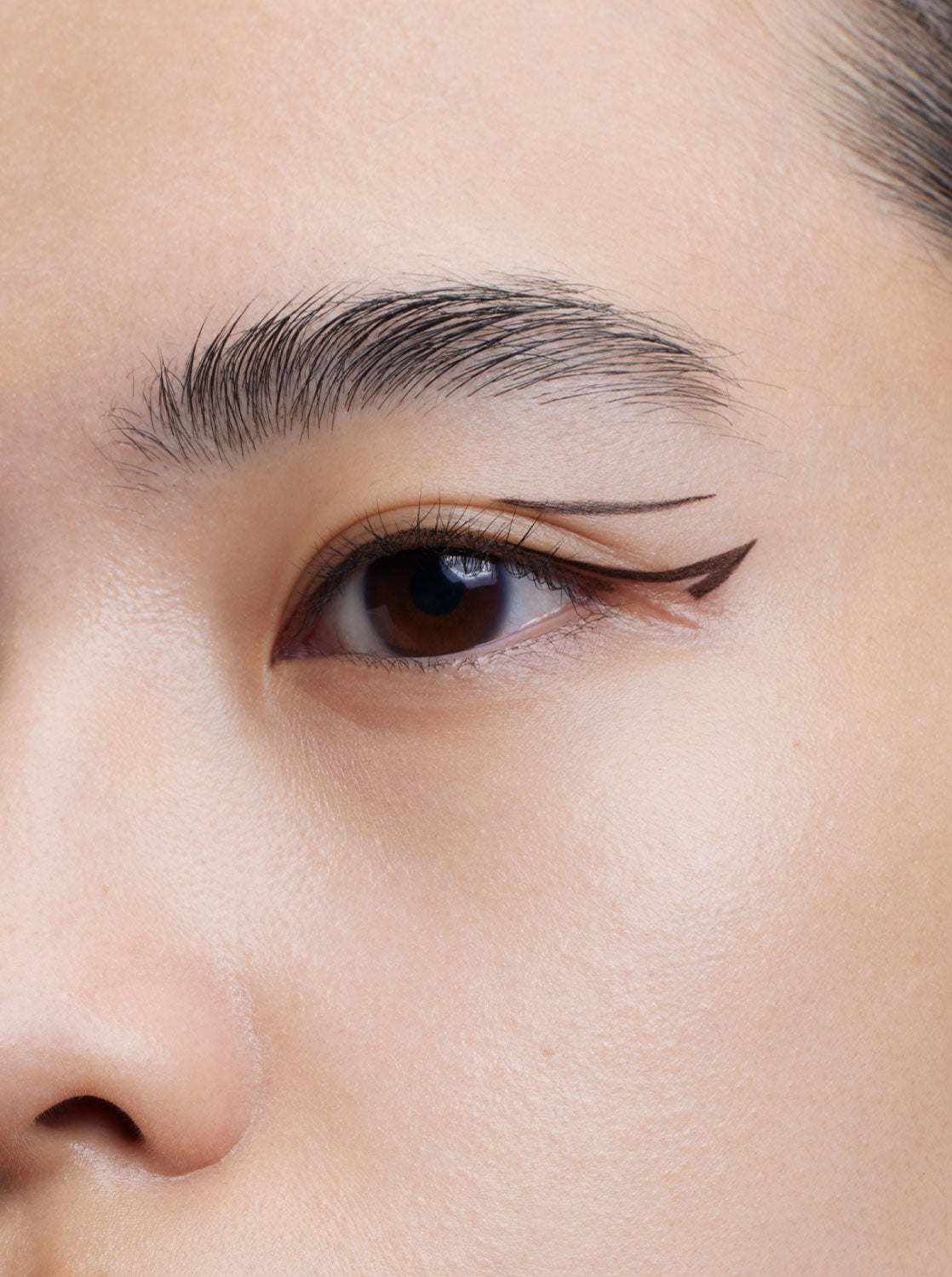 EYE OPENING LINER / Brown Black
